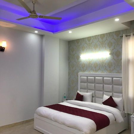 Hotel O The Grand Palace Ghaziabad Exterior photo