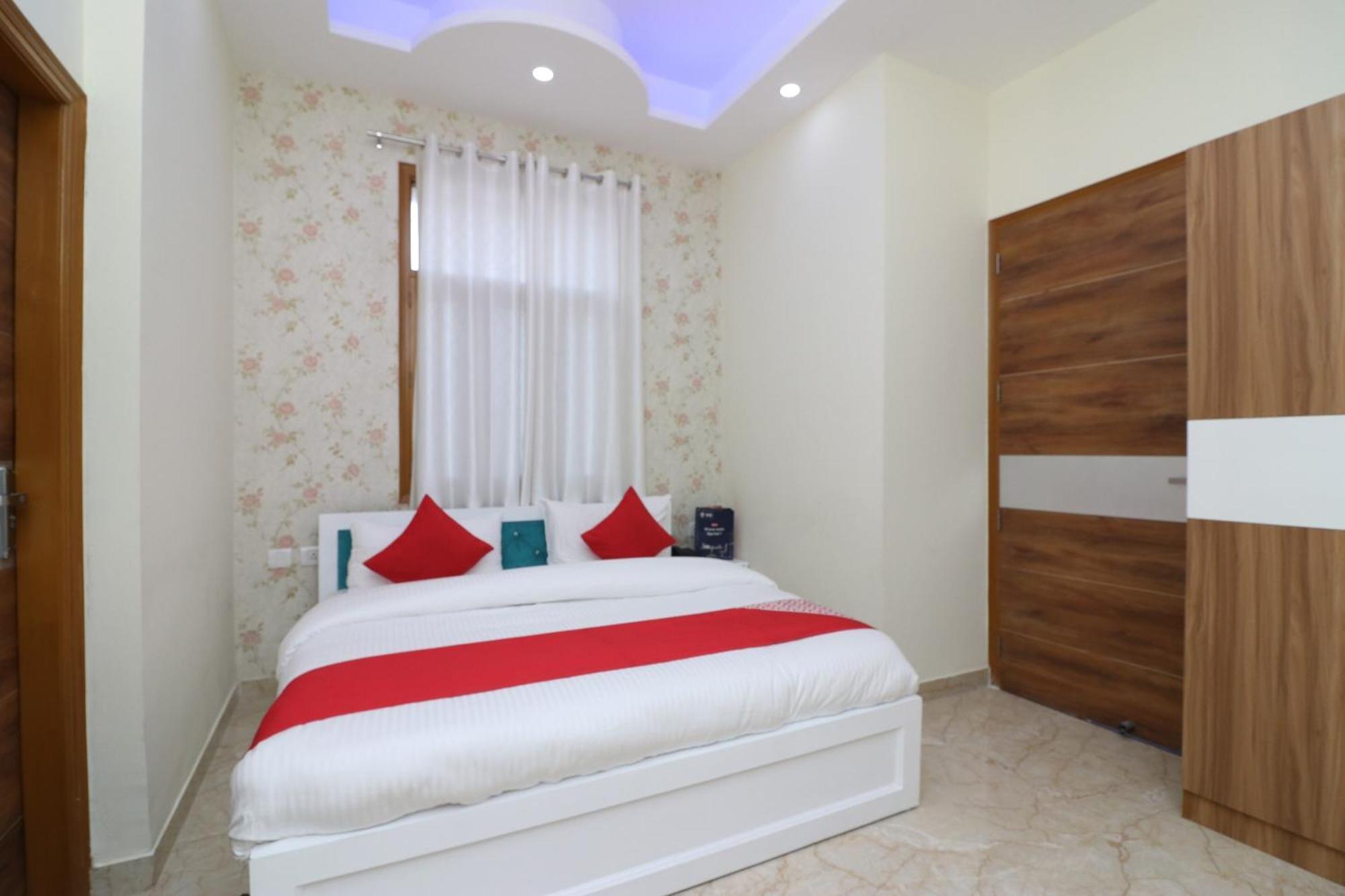 Hotel O The Grand Palace Ghaziabad Exterior photo