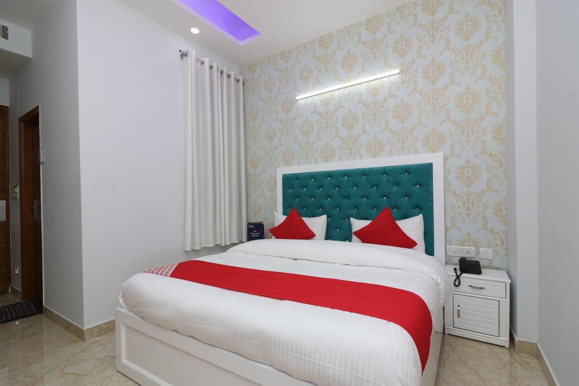 Hotel O The Grand Palace Ghaziabad Exterior photo